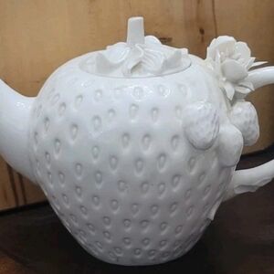 Grace's Teaware Strawberry Teapot with Flowers & Leaves